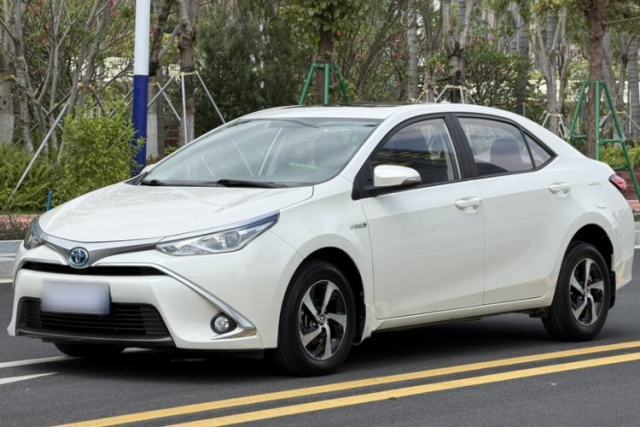 Używany Toyota Levin 2017 Revised Dual-Engine 1.8H GS E-CVT Elite Sunroof Version China V Standard