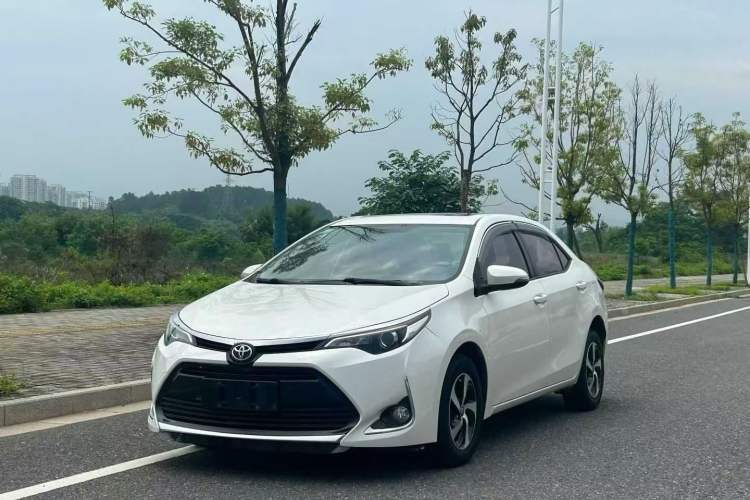 Ojetý Toyota Levin 2017 Revised Version 185T CVT Elite Edition China VI Standard Guazi used car, China used car export, Used car for sale, Used  cars, Cheapest cars for sale