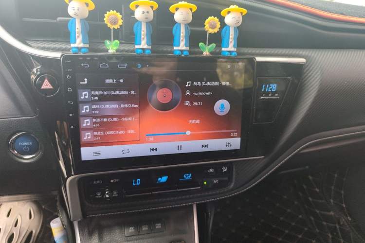 Used Toyota Levin 2017 Revised Dual-Engine 1.8H GS E-CVT Elite Sunroof Version China V Standard Audio And AC Panel