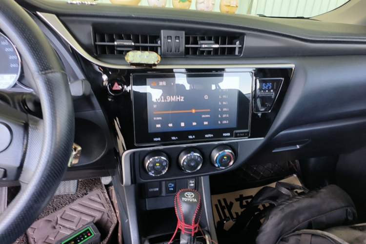 Used Toyota Levin 2017 Revised 185T CVT Elite Edition China V Standard Audio And AC Panel