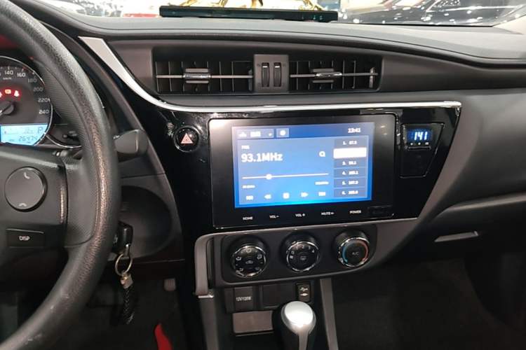 Used Toyota Levin 2017 Revised 185T CVT Elite Edition China V Standard Audio And AC Panel
