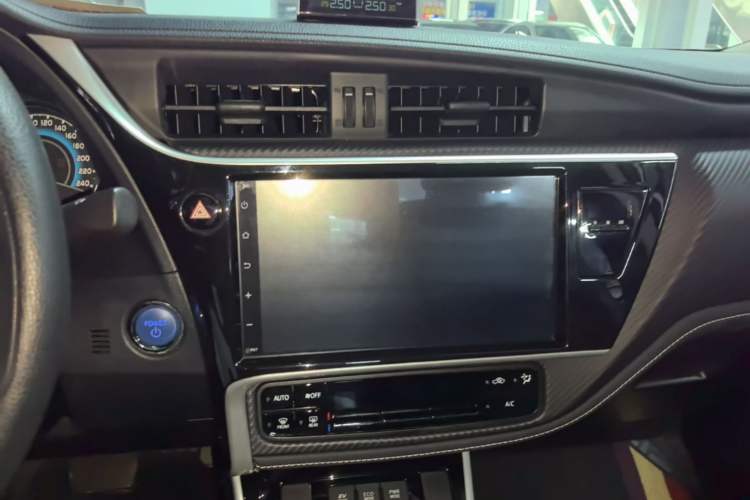 Used Toyota Levin 2017 Revised Dual-Engine 1.8H GS E-CVT Elite Sunroof Version China V Standard Audio And AC Panel