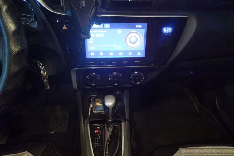 Used Toyota Levin 2017 Revised 185T CVT Elite Edition China V Standard Audio And AC Panel