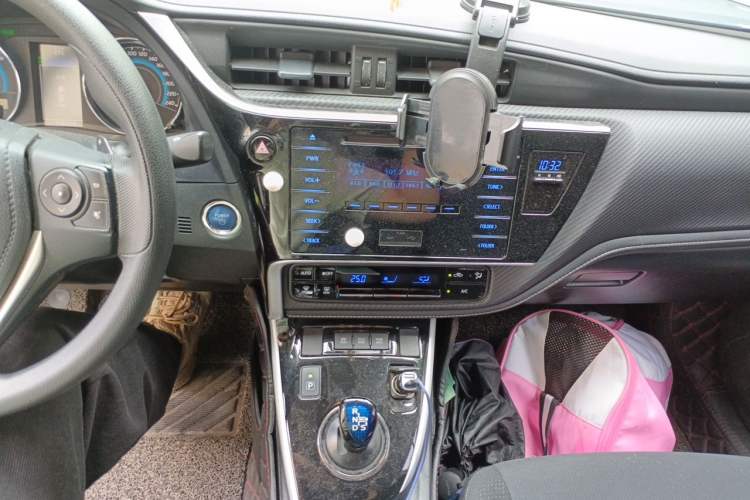 Used Toyota Levin 2017 Revised Dual-Engine 1.8H GS E-CVT Elite Sunroof Version China V Standard Audio And AC Panel