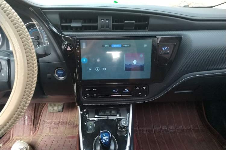 Used Toyota Levin 2017 Revised Dual-Engine 1.8H GS E-CVT Elite Sunroof Version China V Standard Audio And AC Panel