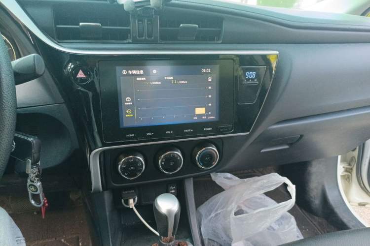 Used Toyota Levin 2017 Revised 185T CVT Leading Edition China V Standard Audio And AC Panel