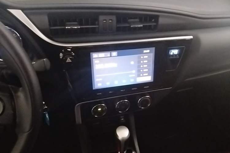 Used Toyota Levin 2017 Revised 185T CVT Elite Edition China V Standard Audio And AC Panel