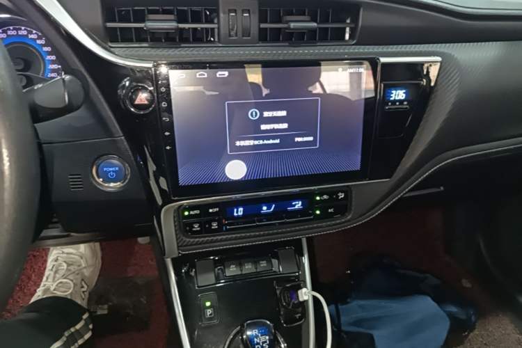 Used Toyota Levin 2017 Revised Dual-Engine 1.8H GS E-CVT Elite Sunroof Version China V Standard Audio And AC Panel