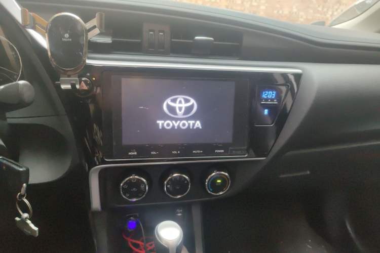 Used Toyota Levin 2017 Revised 185T CVT Elite Edition China V Standard Audio And AC Panel