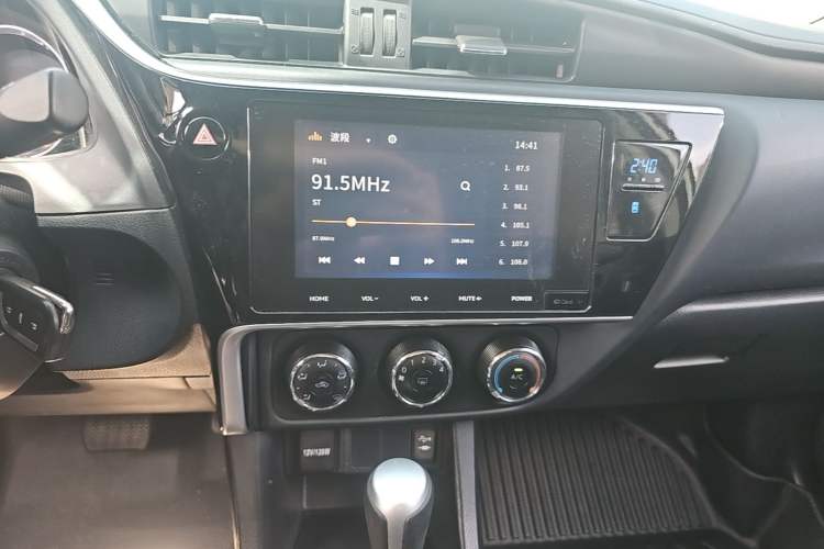 Used Toyota Levin 2017 Revised 185T CVT Elite Edition China V Standard Audio And AC Panel