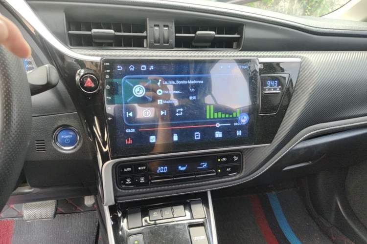 Used Toyota Levin 2017 Revised Dual-Engine 1.8H GS E-CVT Elite Sunroof Version China V Standard Audio And AC Panel