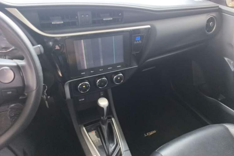 Used Toyota Levin 2017 Revised 185T CVT Elite Edition China V Standard Audio And AC Panel