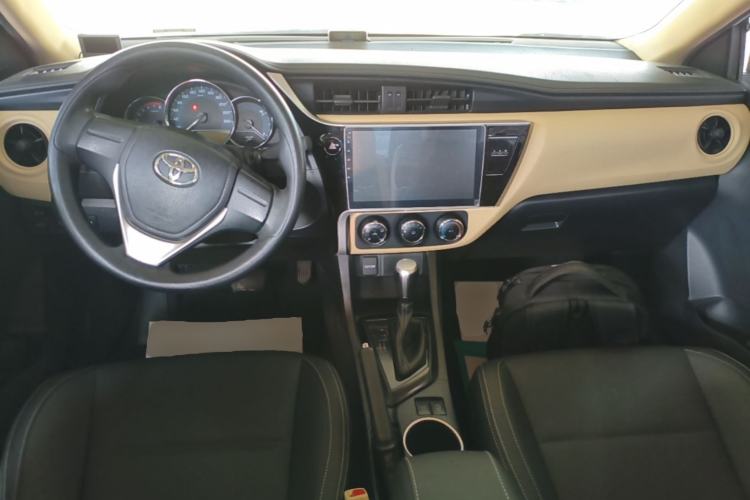 Used Toyota Levin 2017 Revised Version 185T CVT New Sharp Edition China V Standard Center Console
