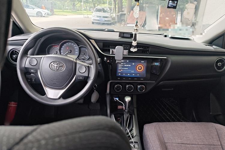 Used Toyota Levin 2017 Revised 185T CVT Elite Edition China V Standard Center Console