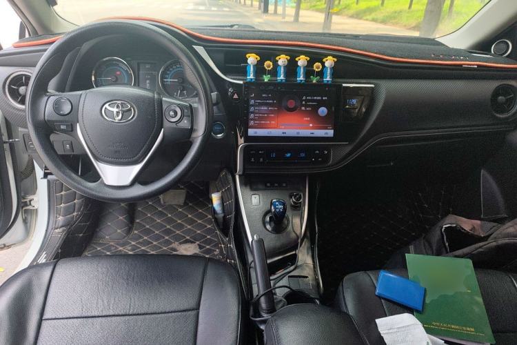 Used Toyota Levin 2017 Revised Dual-Engine 1.8H GS E-CVT Elite Sunroof Version China V Standard Center Console