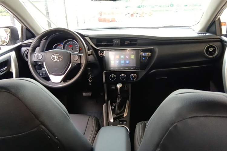 Used Toyota Levin 2017 Revised 185T CVT Elite Edition China V Standard Center Console
