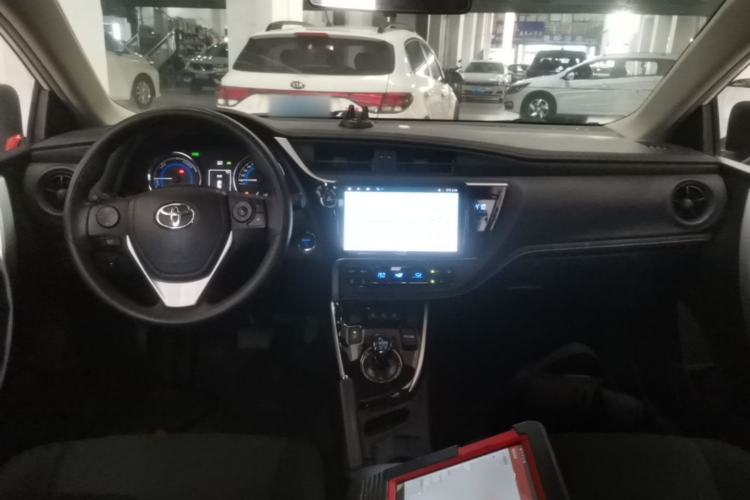 Used Toyota Levin 2017 Revised Dual-Engine 1.8H GS E-CVT Elite Sunroof Version China V Standard Center Console