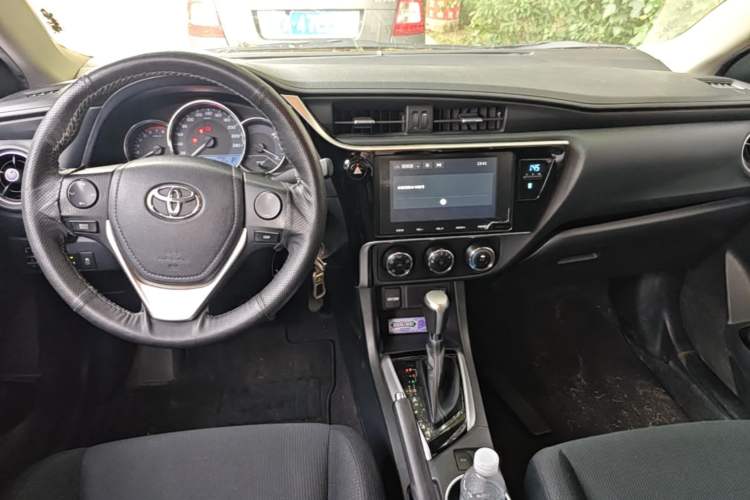 Used Toyota Levin 2017 Revised 185T CVT Elite Edition China V Standard Center Console