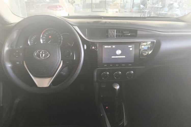 Used Toyota Levin 2017 Revised 185T CVT Elite Edition China V Standard Center Console