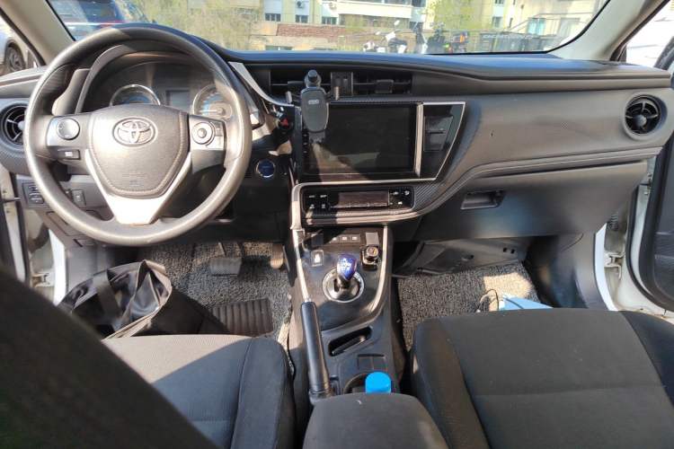 Used Toyota Levin 2017 Revised Dual-Engine 1.8H GS E-CVT Elite Sunroof Version China V Standard Center Console