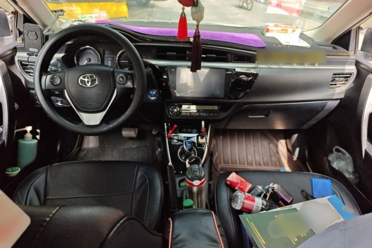 Used Toyota Levin 2017 Revised Dual-Engine 1.8H GS E-CVT Elite Sunroof Version China V Standard Center Console