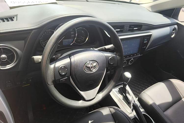Used Toyota Levin 2017 Revised 185T CVT Elite Edition China V Standard Center Console