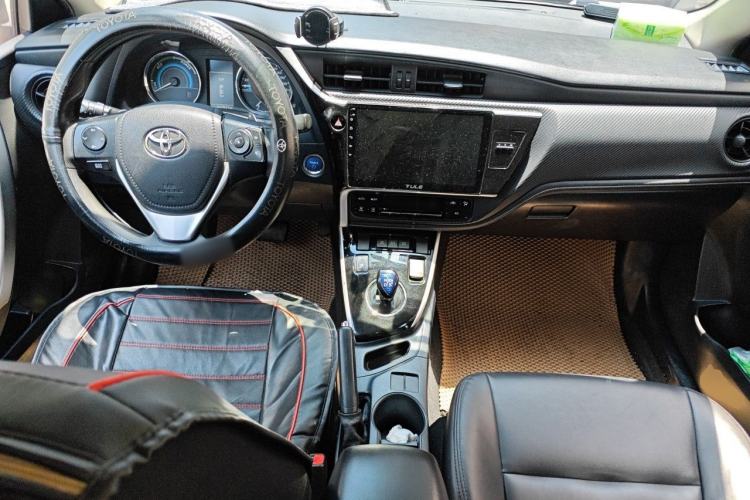 Used Toyota Levin 2017 Revised Dual-Engine 1.8H GS E-CVT Elite Sunroof Version China V Standard Center Console