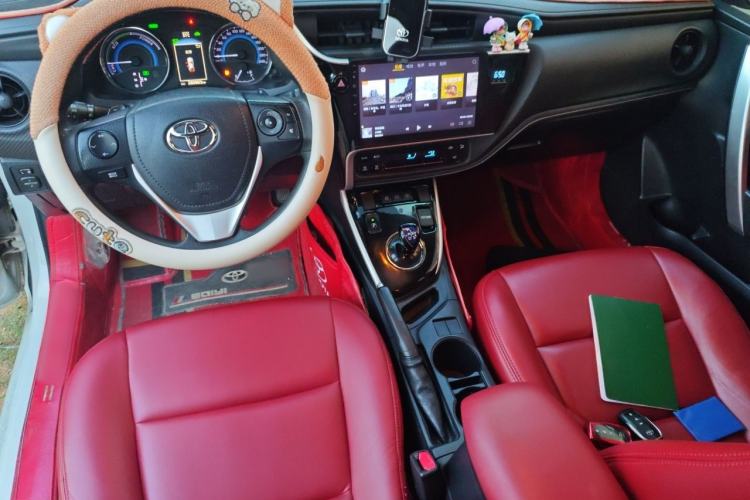 Used Toyota Levin 2017 Revised Dual-Engine 1.8H GS E-CVT Elite Sunroof Version China V Standard Center Console