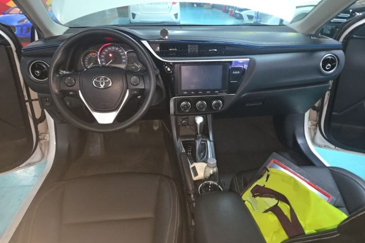 Used Toyota Levin 2017 Revised 185T CVT Elite Edition China V Standard Center Console