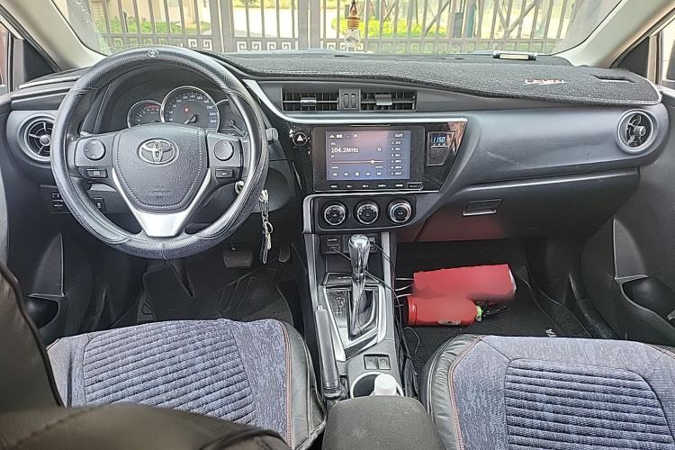Used Toyota Levin 2017 Revised 185T CVT Elite Edition China V Standard Center Console