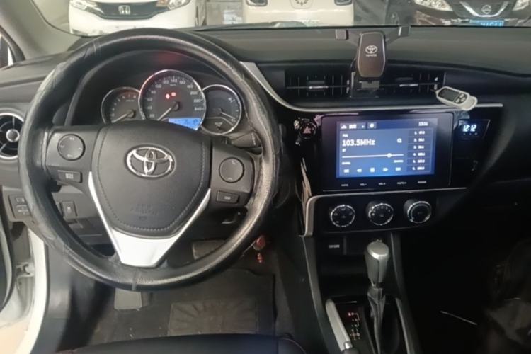 Used Toyota Levin 2017 Revised 185T CVT Elite Edition China V Standard Center Console
