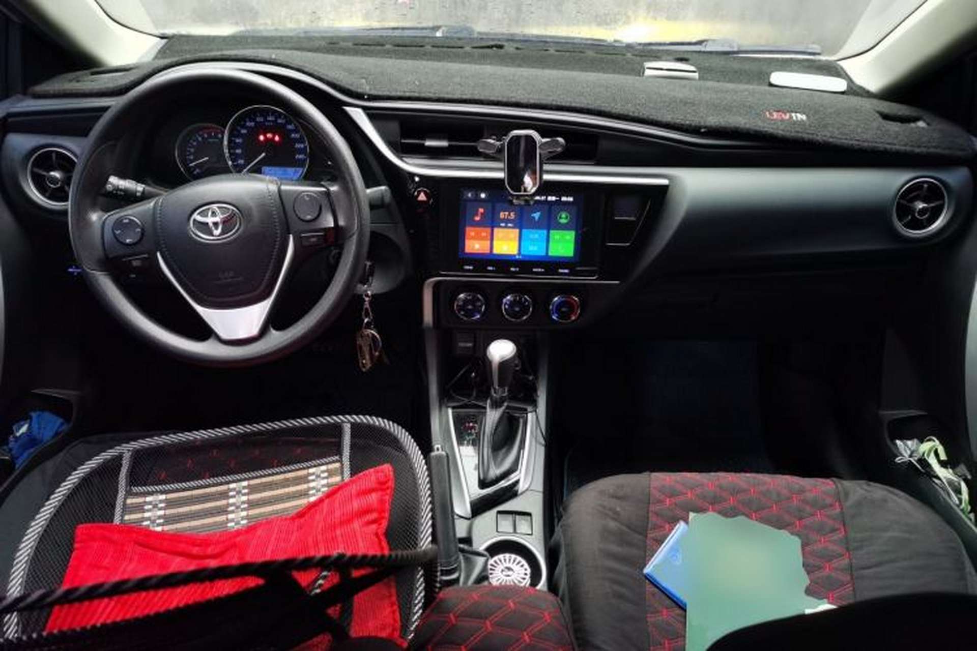 Used Toyota Levin 2017 Revised 185T CVT Leading Edition China V Standard Center Console