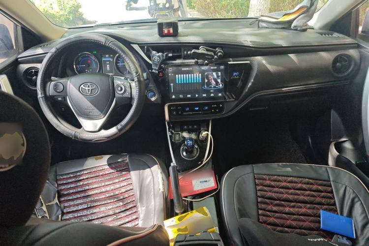 Used Toyota Levin 2017 Revised Dual-Engine 1.8H GS E-CVT Elite Sunroof Version China V Standard Center Console