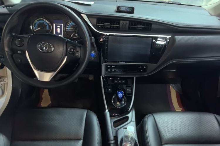 Used Toyota Levin 2017 Revised Dual-Engine 1.8H GS E-CVT Elite Sunroof Version China V Standard Center Console