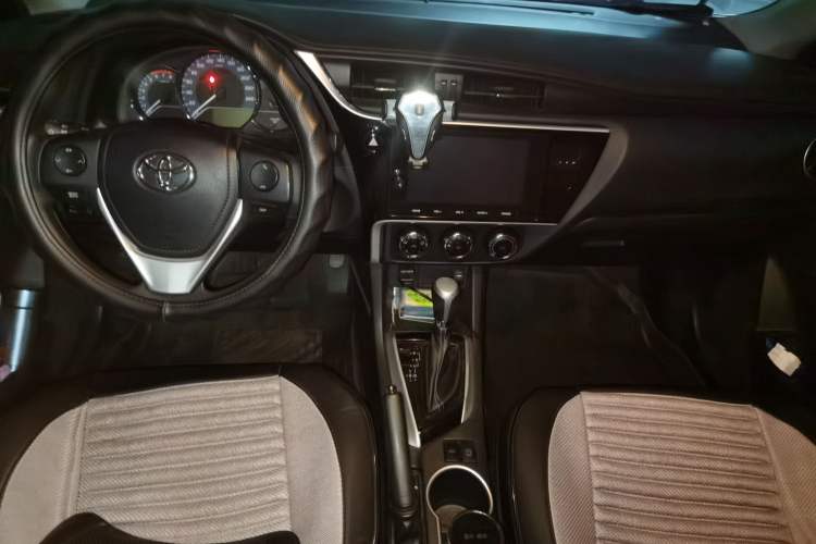 Used Toyota Levin 2017 Revised 185T CVT Elite Edition China V Standard Center Console
