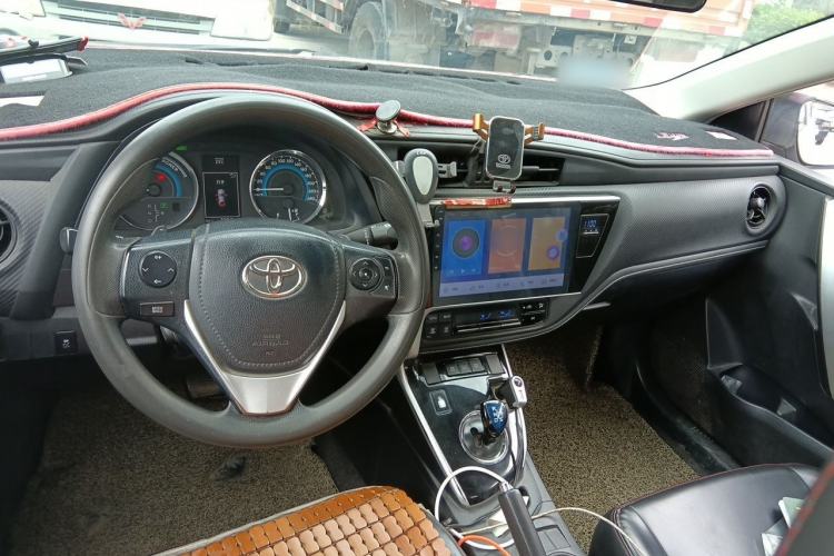 Used Toyota Levin 2017 Revised Dual-Engine 1.8H GS E-CVT Elite Sunroof Version China V Standard Center Console