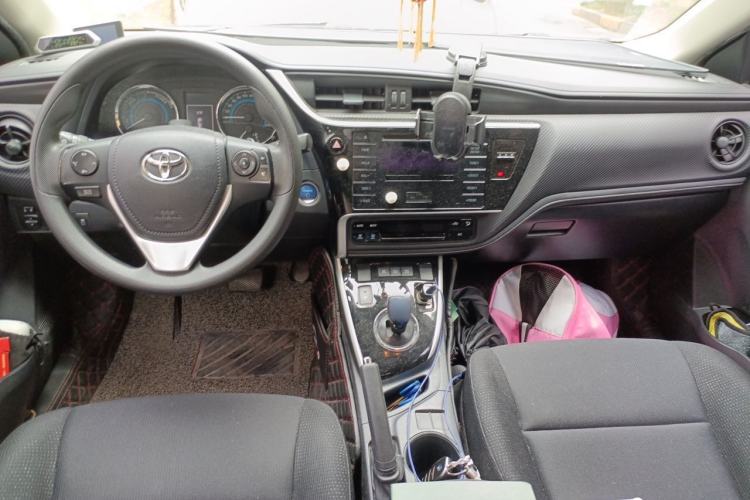 Used Toyota Levin 2017 Revised Dual-Engine 1.8H GS E-CVT Elite Sunroof Version China V Standard Center Console