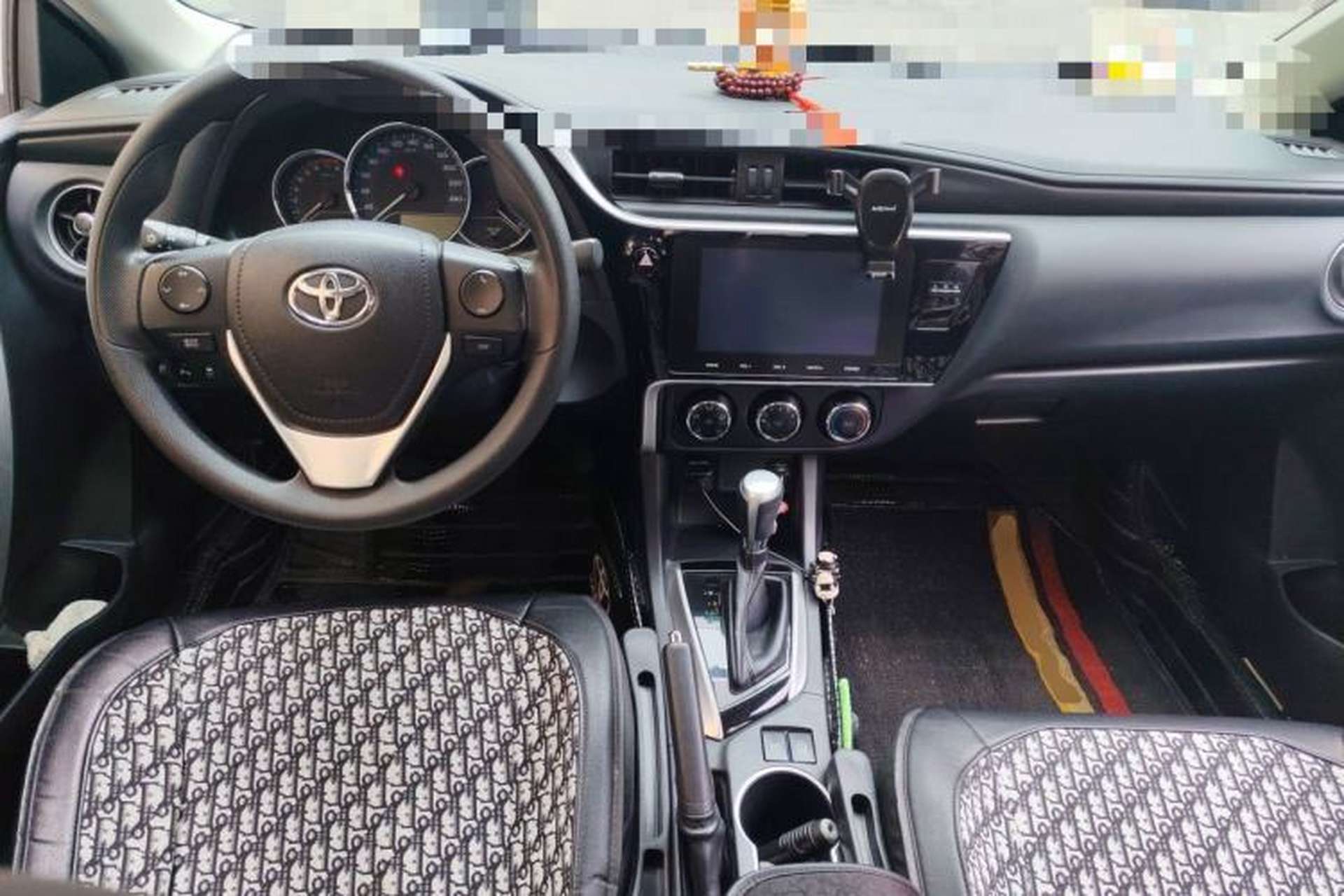 Used Toyota Levin 2017 Revised 185T CVT Elite Edition China V Standard Center Console
