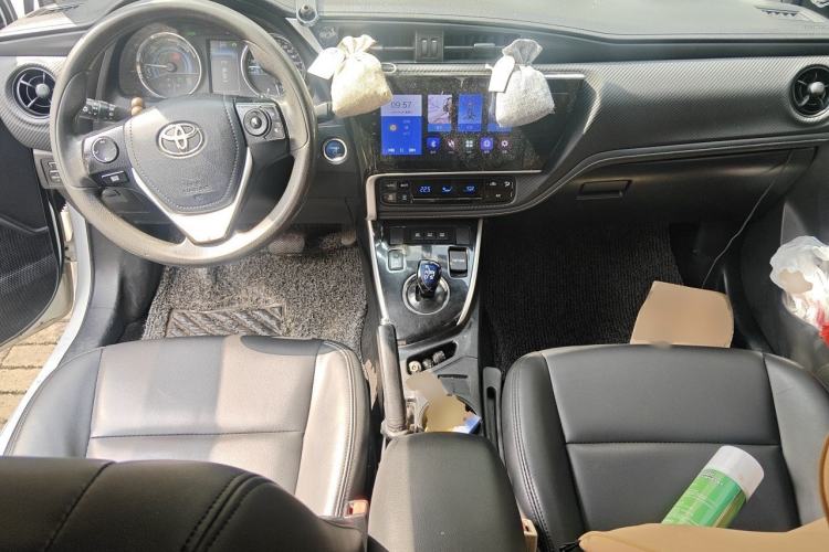 Used Toyota Levin 2017 Revised Dual-Engine 1.8H GS E-CVT Elite Sunroof Version China V Standard Center Console