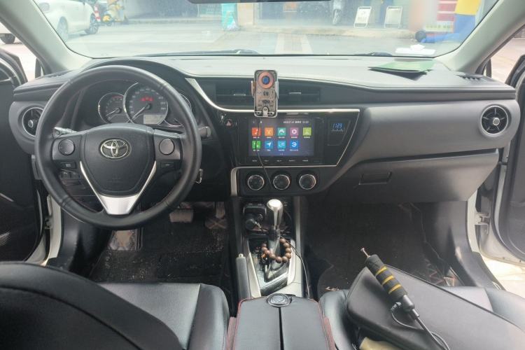 Used Toyota Levin 2017 Revised 185T CVT Elite Edition China V Standard Center Console