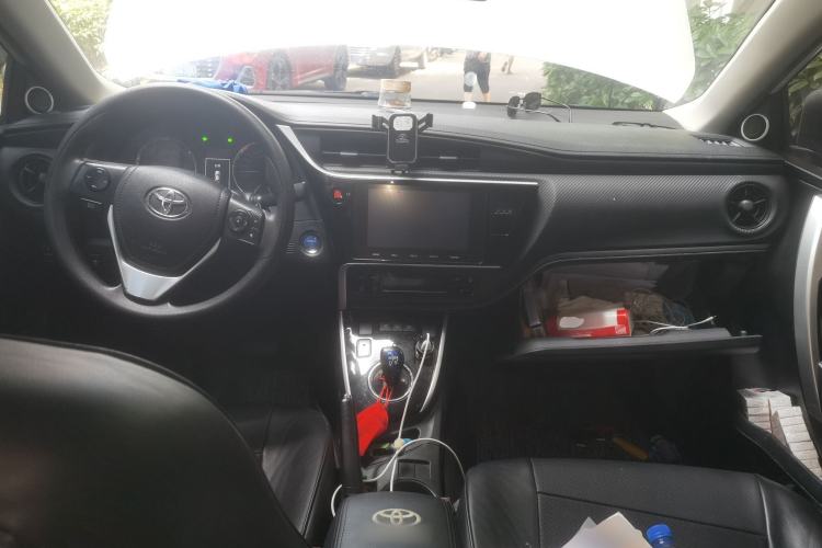 Used Toyota Levin 2017 Revised Dual-Engine 1.8H GS E-CVT Elite Sunroof Version China V Standard Center Console