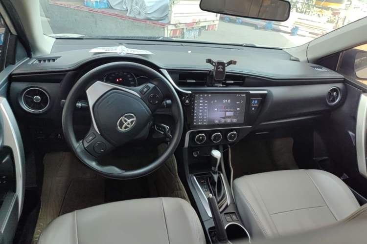 Used Toyota Levin 2017 Revised 185T CVT Elite Edition China V Standard Center Console