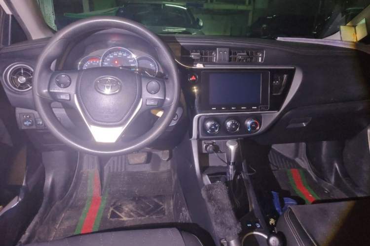 Used Toyota Levin 2017 Revised 185T CVT Elite Edition China V Standard Center Console