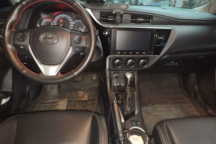 Used Toyota Levin 2017 Revised 185T CVT Leading Edition China V Standard Center Console