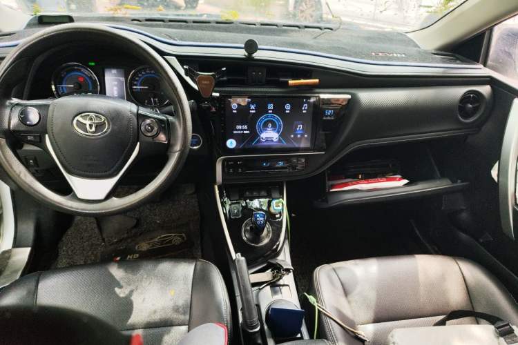 Used Toyota Levin 2017 Revised Dual-Engine 1.8H GS E-CVT Elite Sunroof Version China V Standard Center Console