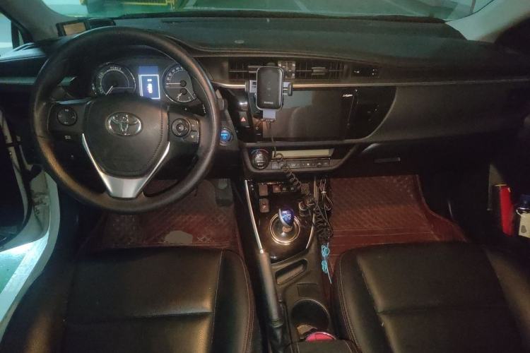 Used Toyota Levin 2017 Revised Dual-Engine 1.8H GS E-CVT Elite Sunroof Version China V Standard Center Console