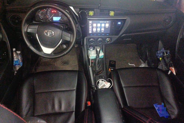 Used Toyota Levin 2017 Revised Version 185T CVT New Sharp Edition China VI Standard Center Console