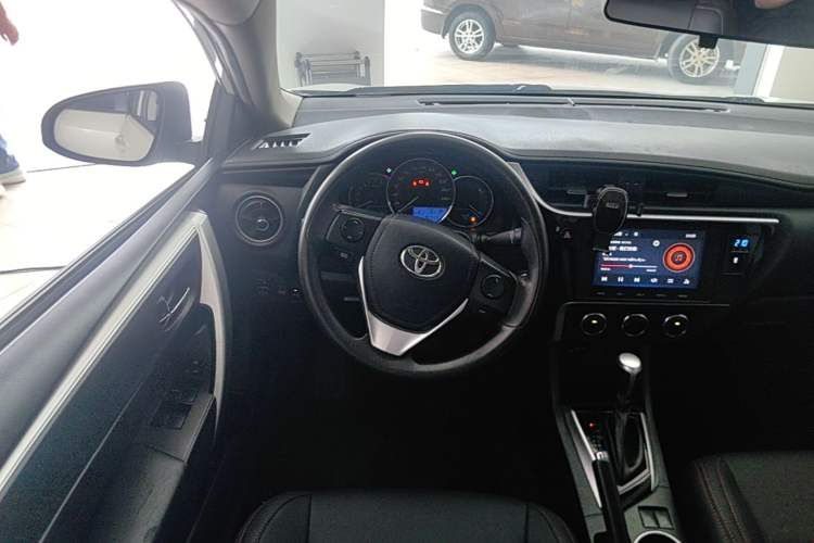 Used Toyota Levin 2017 Revised 185T CVT Elite Edition China V Standard Center Console