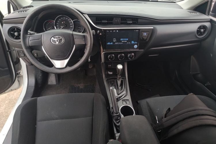 Used Toyota Levin 2017 Revised Version 185T CVT New Sharp Edition China V Standard Center Console