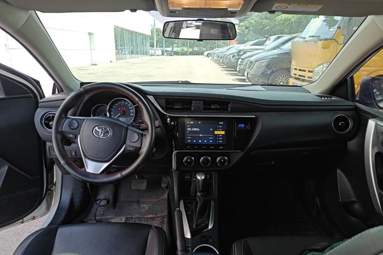 Used Toyota Levin 2017 Revised 185T CVT Leading Edition China V Standard Center Console